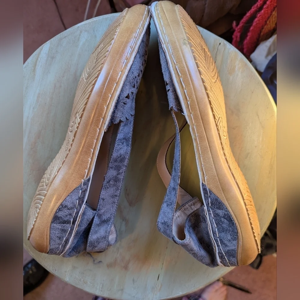 Gray suede flat shoes size UK 43, size 11 US, cut out design open sides back